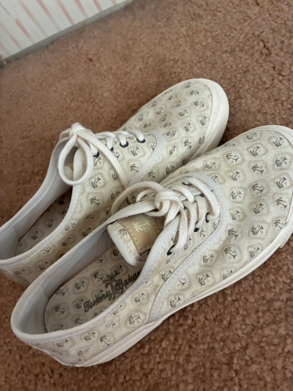 Tommy Bahama women’s Cream  and green Canvas Sneakers with Palm Motif - Picture 7 of 10